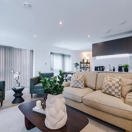 - Penthouse Vibes, Roof Terrace 3 Bed Sleeps 6