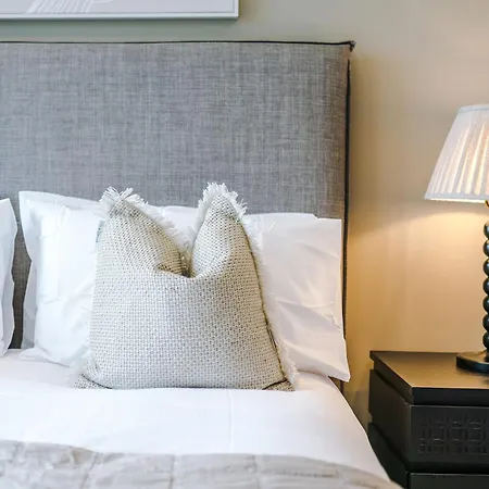 - Penthouse Vibes, Roof Terrace 3 Bed Sleeps 6