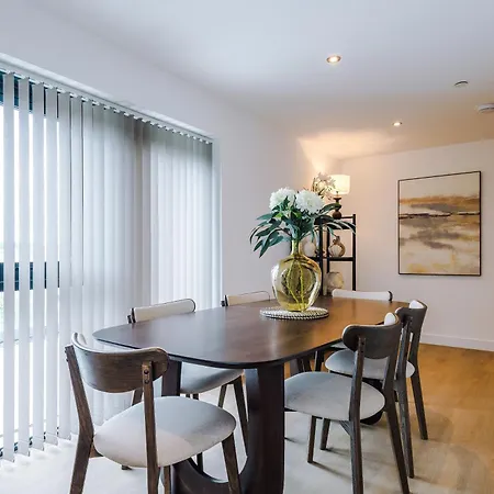 - Penthouse Vibes, Roof Terrace 3 Bed Sleeps 6 Lejlighed Leeds (West Yorkshire)