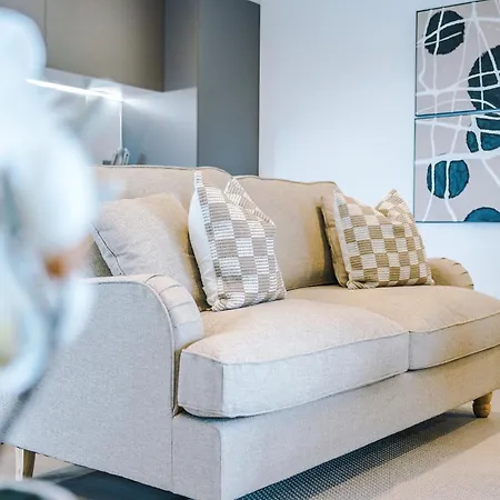 - Penthouse Vibes, Roof Terrace 3 Bed Sleeps 6 * Leeds (West Yorkshire)