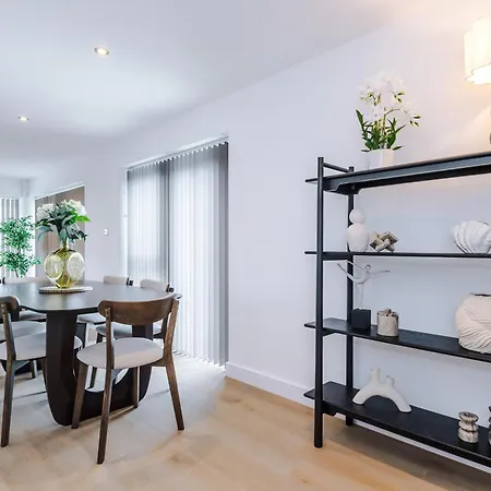 - Penthouse Vibes, Roof Terrace 3 Bed Sleeps 6 *