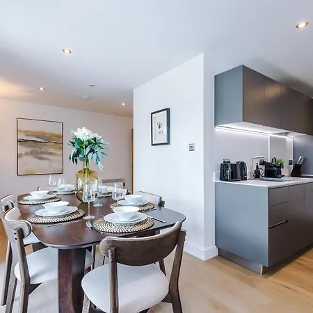 Lejlighed - Penthouse Vibes, Roof Terrace 3 Bed Sleeps 6