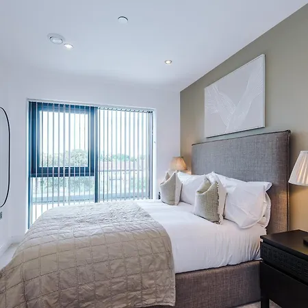 - Penthouse Vibes, Roof Terrace 3 Bed Sleeps 6 * Leeds (West Yorkshire)