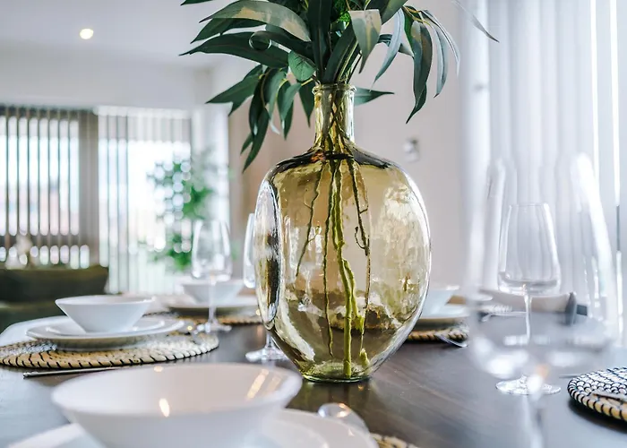 - Penthouse Vibes, Roof Terrace 3 Bed Sleeps 6 Апартаменти Лідс