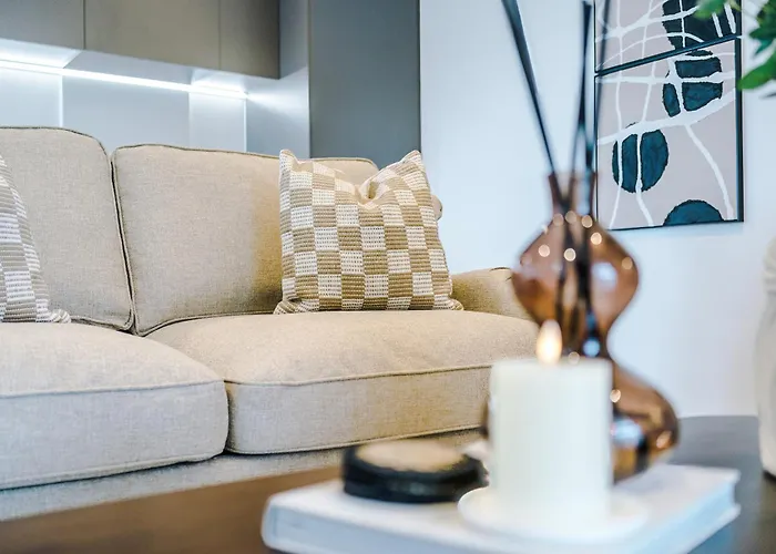 - Penthouse Vibes, Roof Terrace 3 Bed Sleeps 6 Апартаменти *