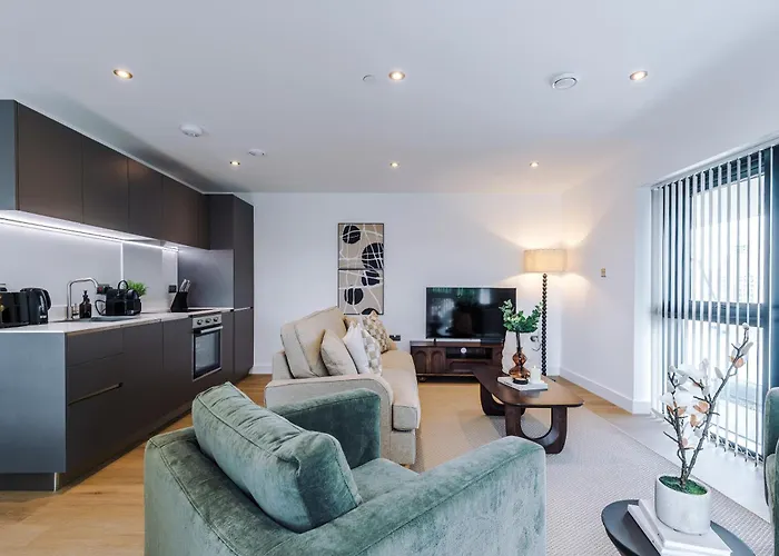 - Penthouse Vibes, Roof Terrace 3 Bed Sleeps 6 Апартаменти *