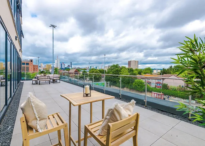 - Penthouse Vibes, Roof Terrace 3 Bed Sleeps 6 *