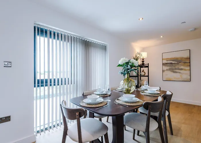 - Penthouse Vibes, Roof Terrace 3 Bed Sleeps 6 * Лідс