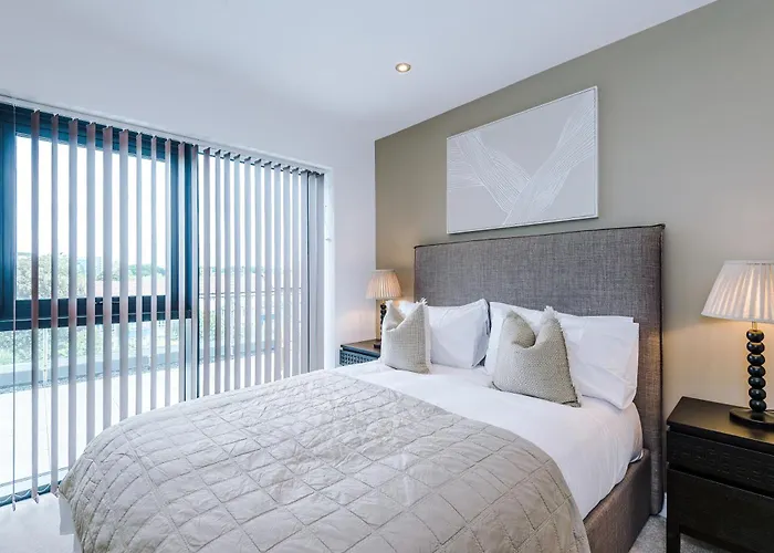 - Penthouse Vibes, Roof Terrace 3 Bed Sleeps 6 Апартаменти