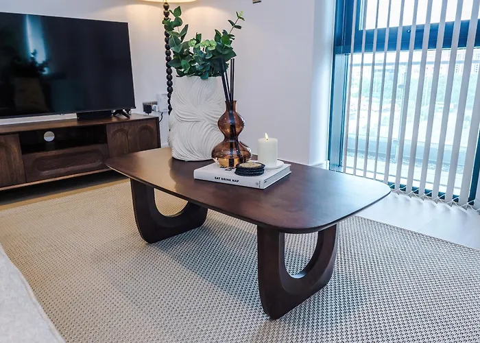 Апартаменти - Penthouse Vibes, Roof Terrace 3 Bed Sleeps 6 *