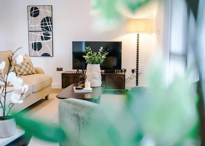 - Penthouse Vibes, Roof Terrace 3 Bed Sleeps 6 Апартаменти *